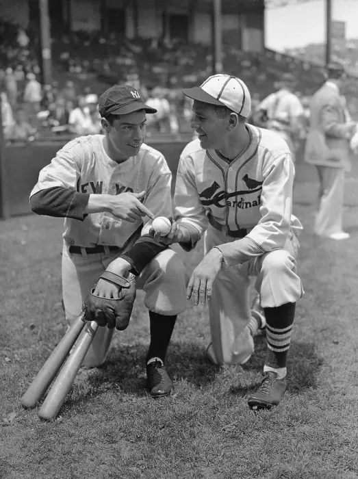 Framed Print : Joe DiMaggio and Jerome Dean Conversing on The Field Framed Print : Joe DiMaggio and Jerome Dean Conversing on The Field