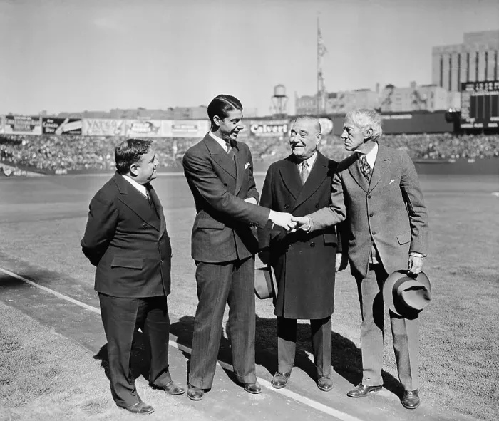 Framed Print : Joe Dimaggio Receiving World Series Ring