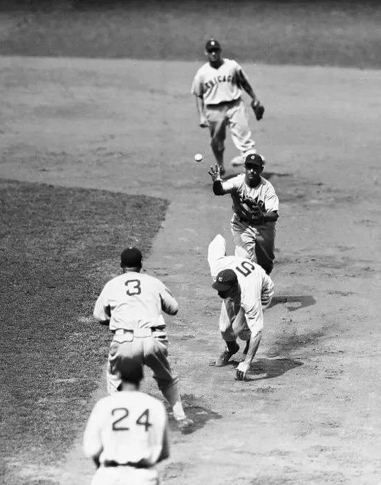 Framed Print : Joe DiMaggio Running Between Bases Framed Print : Joe DiMaggio Running Between Bases