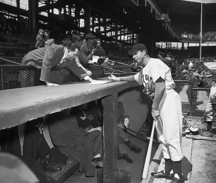 Framed Print : Joe Dimaggio Signing Autograph For Fan Framed Print : Joe Dimaggio Signing Autograph For Fan