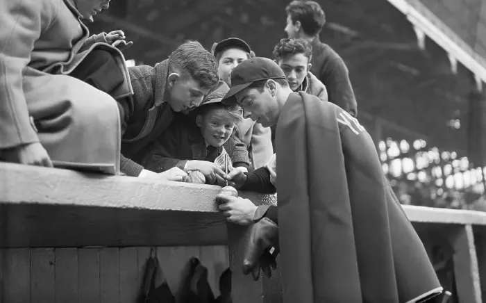 Framed Print : Joe Dimaggio Signing Autographs for Fans Framed Print : Joe Dimaggio Signing Autographs for Fans