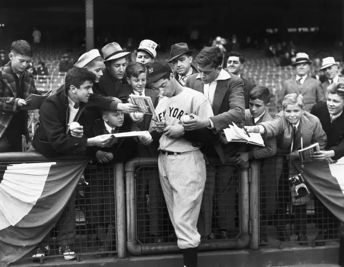 Framed Print : Joe DiMaggio Signing Autographs for Fans Framed Print : Joe DiMaggio Signing Autographs for Fans