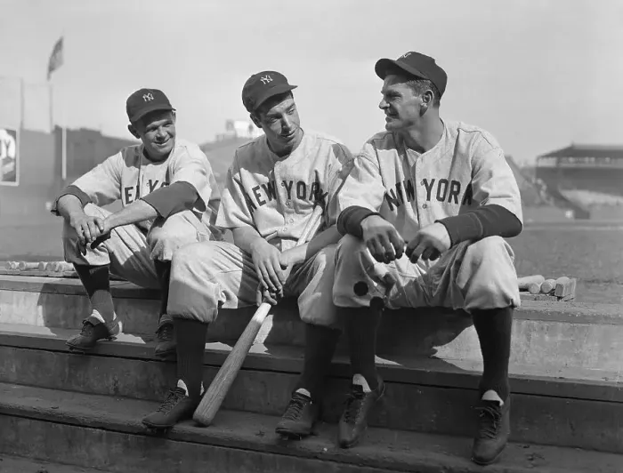 Framed Print : Joe DiMaggio Sitting with Teammates