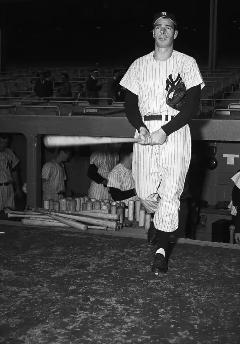 Framed Print : Joe Dimaggio Walking From Dugout W / Bat Framed Print : Joe Dimaggio Walking From Dugout W / Bat