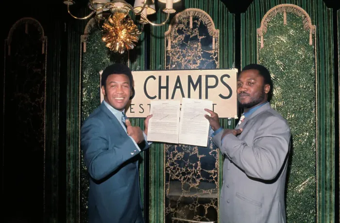 Framed Print : Joe Frazier and Jimmy Ellis with Poster Framed Print : Joe Frazier and Jimmy Ellis with Poster