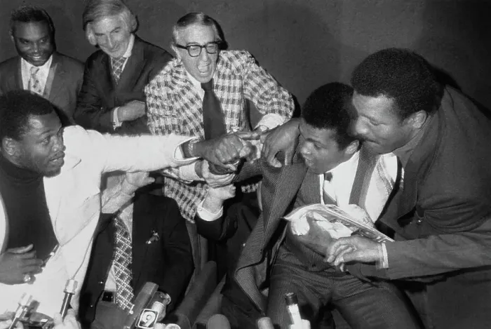 Framed Print : Joe Frazier And Muhammad Ali Framed Print : Joe Frazier And Muhammad Ali