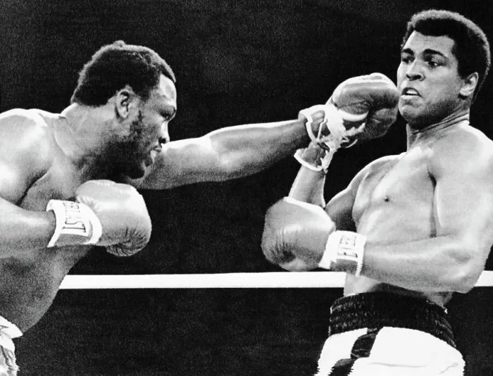 Framed Print : Joe Frazier Throwing Punch at Muhammad Ali Framed Print : Joe Frazier Throwing Punch at Muhammad Ali