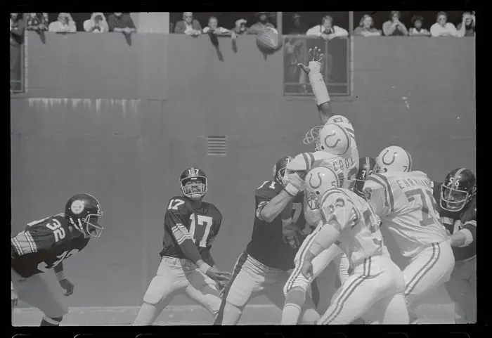 Framed Print : Joe Gilliam Throwing Football Framed Print : Joe Gilliam Throwing Football