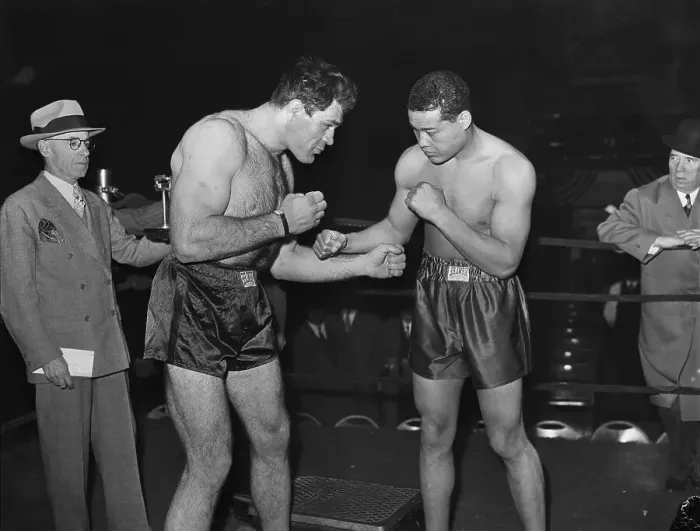 Framed Print : Joe Louis and Abe Simon Squaring Off Framed Print : Joe Louis and Abe Simon Squaring Off