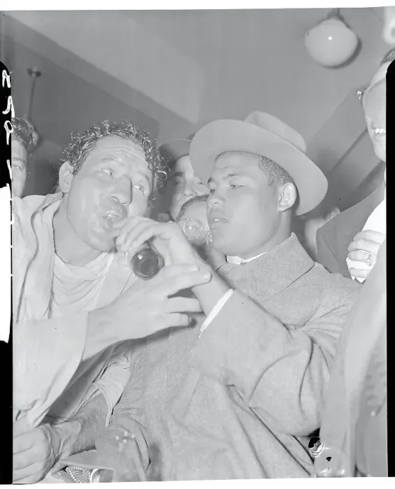 Framed Print : Joe Louis Assisting Max Baer with Water Bottle Framed Print : Joe Louis Assisting Max Baer with Water Bottle