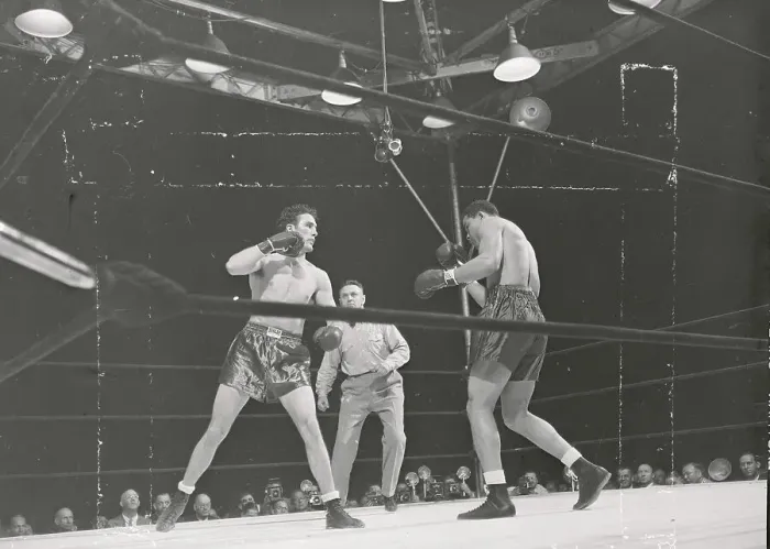 Framed Print : Joe Louis and Billy Conn in Fighting Action Framed Print : Joe Louis and Billy Conn in Fighting Action