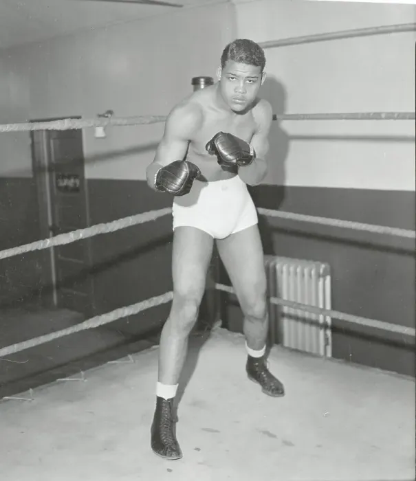 Framed Print : Joe Louis in Boxing Stance Framed Print : Joe Louis in Boxing Stance