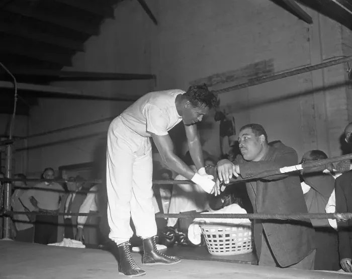 Framed Print : Joe Louis Coaching Sugar Ray Robinson Framed Print : Joe Louis Coaching Sugar Ray Robinson