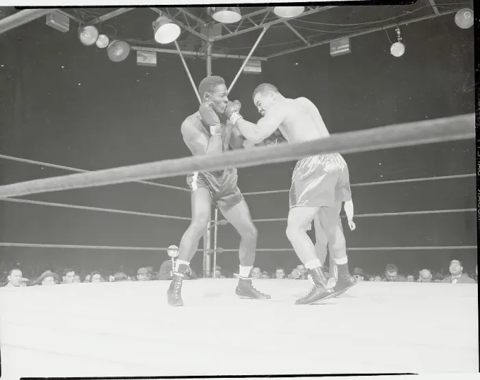 Framed Print : Joe Louis and Ezzard Charles in Boxing Action Framed Print : Joe Louis and Ezzard Charles in Boxing Action