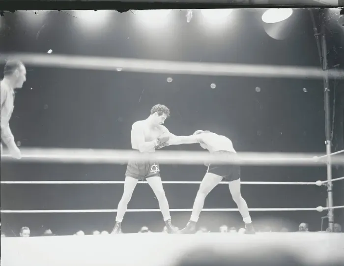 Framed Print : Joe Louis Fighting Max Baer Framed Print : Joe Louis Fighting Max Baer