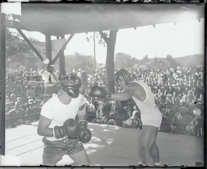 Framed Print : Joe Louis Fighting Paul Cavelier Framed Print : Joe Louis Fighting Paul Cavelier