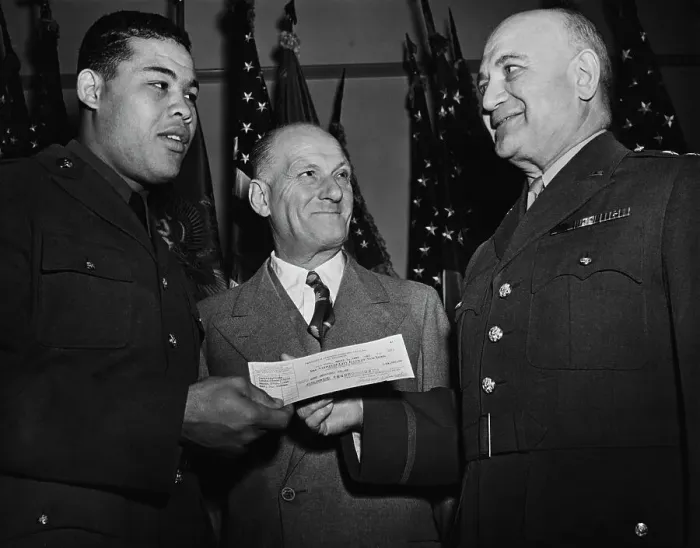 Framed Print : Joe Louis And General Phillipson Framed Print : Joe Louis And General Phillipson