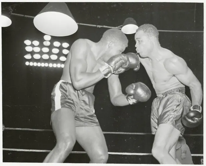 Framed Print : Joe Louis and Jimmy Bivins in Boxing Action Framed Print : Joe Louis and Jimmy Bivins in Boxing Action