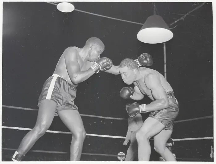 Framed Print : Joe Louis and Jimmy Bivins in Boxing Action Framed Print : Joe Louis and Jimmy Bivins in Boxing Action