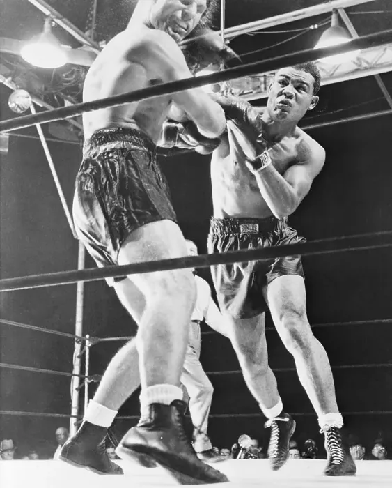 Framed Print : Joe Louis Knocking Out Lou Nova Framed Print : Joe Louis Knocking Out Lou Nova