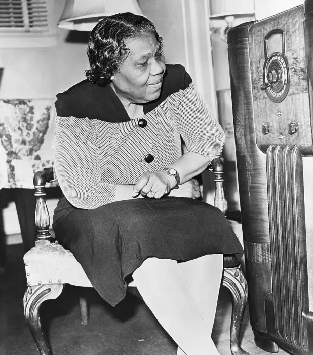 Framed Print : Joe Louis Mom Listens To Radio Framed Print : Joe Louis Mom Listens To Radio