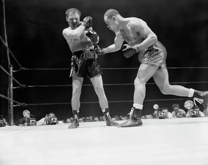 Framed Print : Joe Louis Pummels Hapless, Bloody Oppone Framed Print : Joe Louis Pummels Hapless, Bloody Oppone