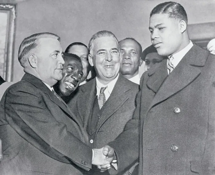 Framed Print : Joe Louis Shaking Hands With Mayor Shaw Framed Print : Joe Louis Shaking Hands With Mayor Shaw