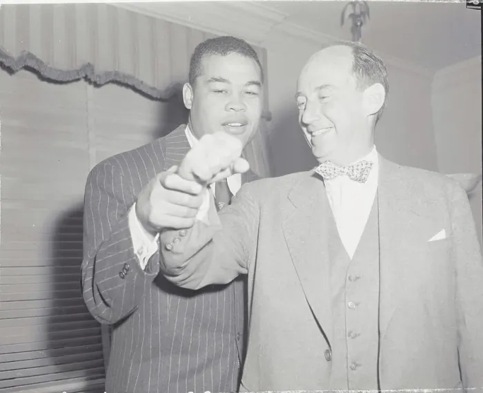 Framed Print : Joe Louis Teaching Adlai Stevenson Framed Print : Joe Louis Teaching Adlai Stevenson