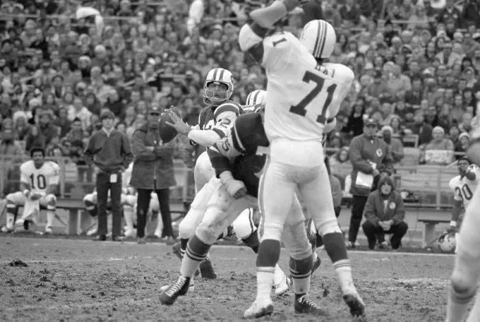 Framed Print : Joe Namath Preparing To Throw Pass Framed Print : Joe Namath Preparing To Throw Pass