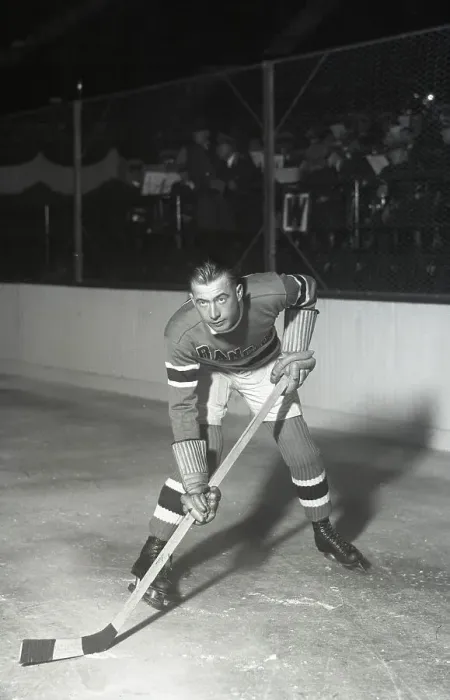 Framed Print : Joe Rocco of the New York Rangers. Circa 1927 (Photo by Bettmann Archive / Getty Images) Framed Print : Joe Rocco of the New York Rangers. Circa 1927 (Photo by Bettmann Archive / Getty Images)