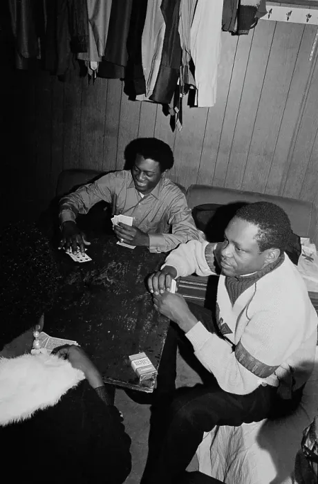 Framed Print : Joe Simon. American soul and R&B musician Joe Simon (smiling) playing cards, circa 1965 Framed Print : Joe Simon. American soul and R&B musician Joe Simon (smiling) playing cards, circa 1965