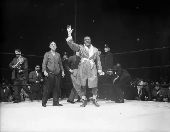 Framed Print : Joe Walcott Waves To Crowd From Ring Framed Print : Joe Walcott Waves To Crowd From Ring