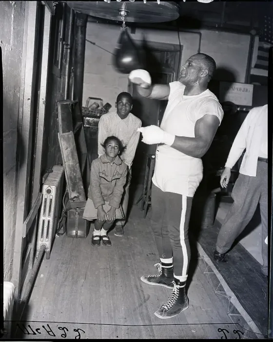 Framed Print : Joe Walcott'S Kids Watch Him Workout Framed Print : Joe Walcott'S Kids Watch Him Workout