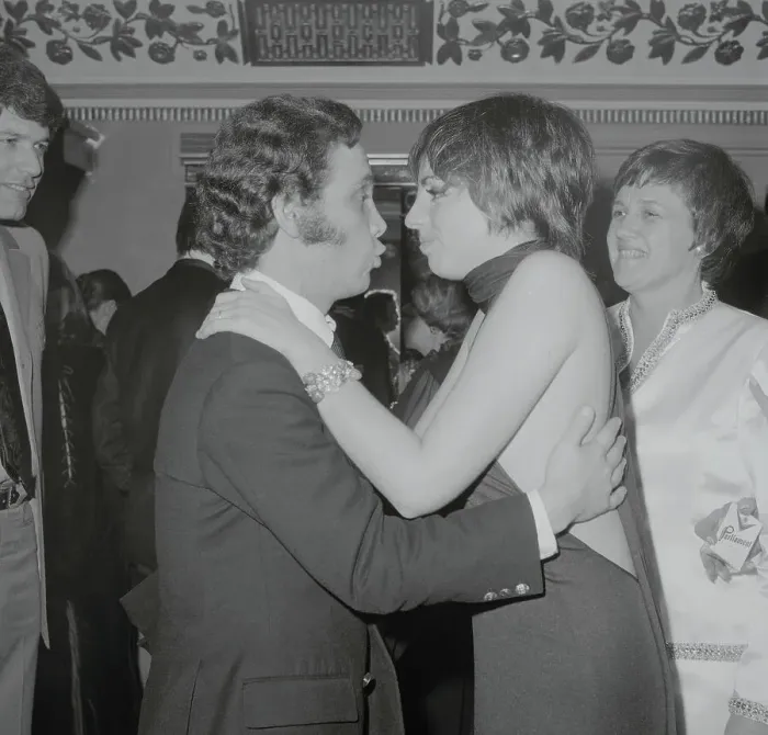 Framed Print : Joel Gray Greeting Liza Minnelli Framed Print : Joel Gray Greeting Liza Minnelli