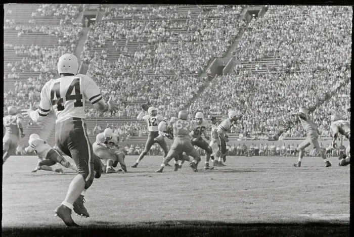 Framed Print : John Brodie Throwing a Pass Framed Print : John Brodie Throwing a Pass