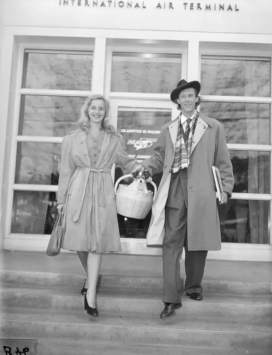 Framed Print : John Carradine And His Wife At Airport Framed Print : John Carradine And His Wife At Airport
