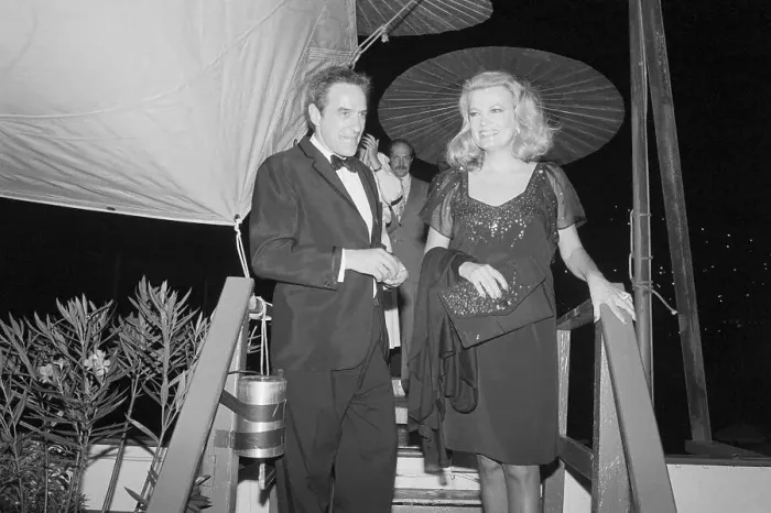 Framed Print : John Cassavetes and Gena Rowlands Framed Print : John Cassavetes and Gena Rowlands