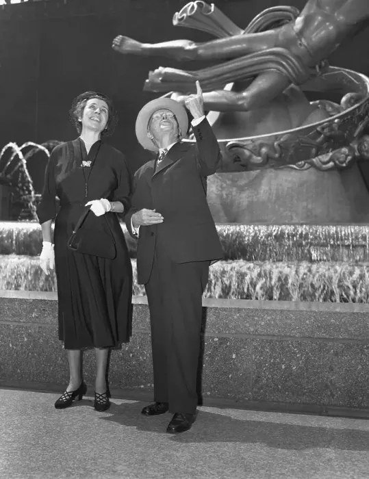 Framed Print : John D. Rockefeller Showing Rockefeller Center to Wife Martha Framed Print : John D. Rockefeller Showing Rockefeller Center to Wife Martha