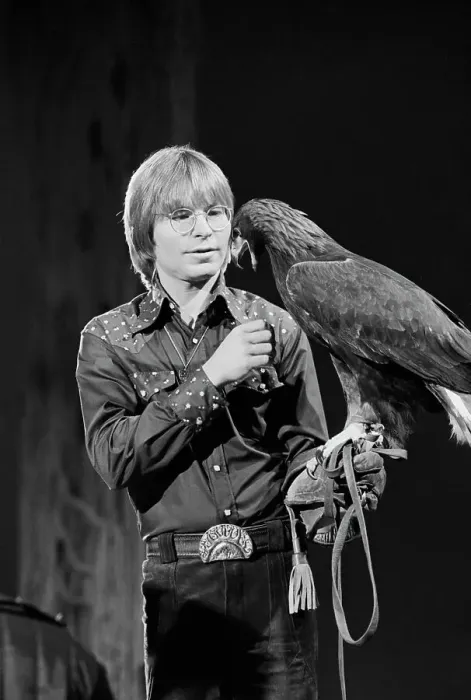 : John Denver Talks To His Ca Golden Eagle : John Denver Talks To His Ca Golden Eagle