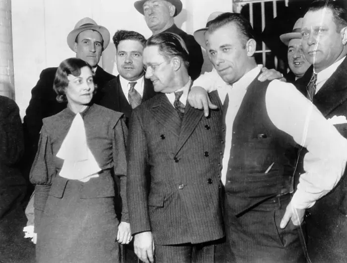 Framed Print : John Dillinger with Police Officials Framed Print : John Dillinger with Police Officials