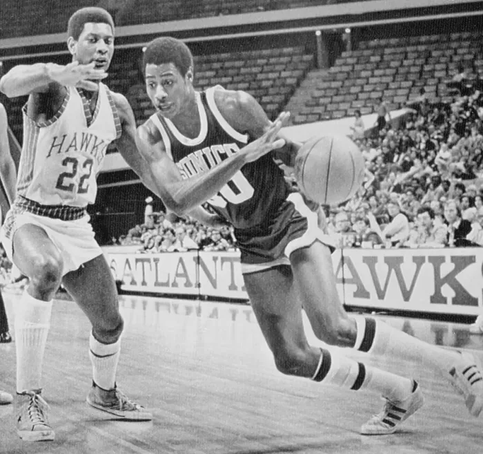 Framed Print : John Drew. Supersonics Wardell Jackson (30) drives hard for the basket Framed Print : John Drew. Supersonics Wardell Jackson (30) drives hard for the basket