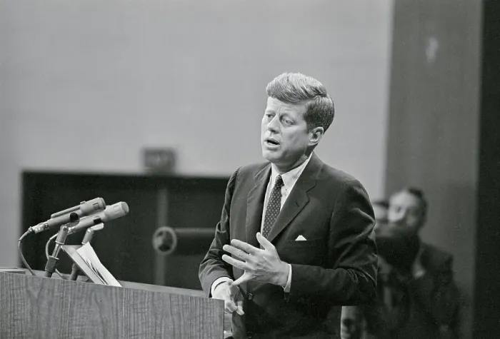 Framed Print : John F Kennedy Ticking off Points on His Fingers Framed Print : John F Kennedy Ticking off Points on His Fingers