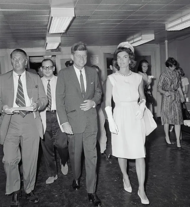 Framed Print : John F. Kennedy with Wife Jacqueline Kennedy Framed Print : John F. Kennedy with Wife Jacqueline Kennedy