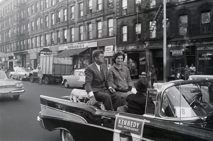 Framed Print : John and Jackie Kennedy Campaigning in new York Framed Print : John and Jackie Kennedy Campaigning in new York