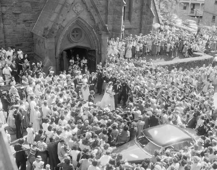 Framed Print : John and Jackie Kennedy Leaving the Church Framed Print : John and Jackie Kennedy Leaving the Church