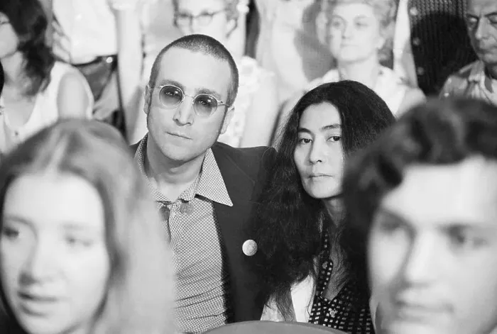 Framed Print : John Lennon W / Short Haircut & Yoko Ono Framed Print : John Lennon W / Short Haircut & Yoko Ono
