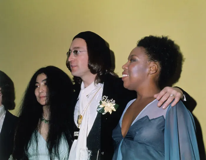 Framed Print : John Lennon and Wife Posing with Roberta Flack Framed Print : John Lennon and Wife Posing with Roberta Flack