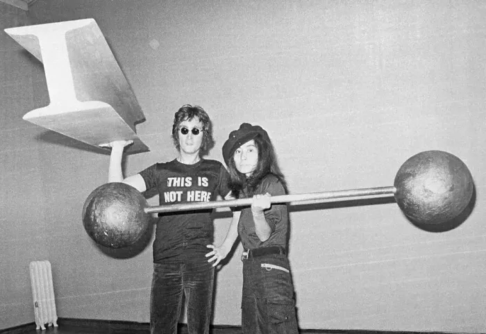 Framed Print : John Lennon and Yoko Ono Framed Print : John Lennon and Yoko Ono