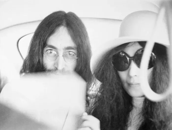 Framed Print : John Lennon and Yoko Ono Framed Print : John Lennon and Yoko Ono