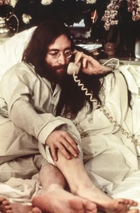 Framed Print : John Lennon And Yoko Ono In Bed Framed Print : John Lennon And Yoko Ono In Bed